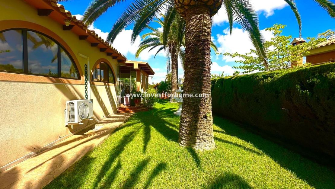 Sale - Villa - Orihuela Costa - Costa Blanca