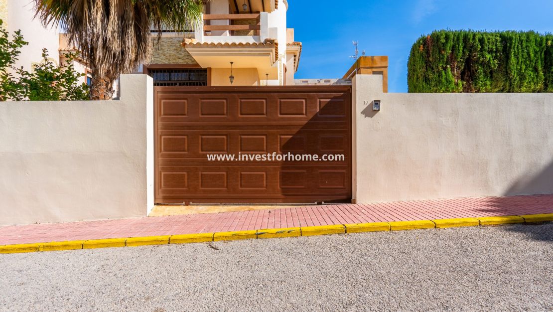 Sale - Villa - Orihuela Costa - Costa Blanca