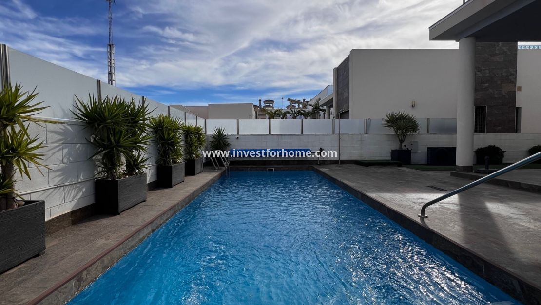 Sale - Villa - Orihuela Costa - Costa Blanca