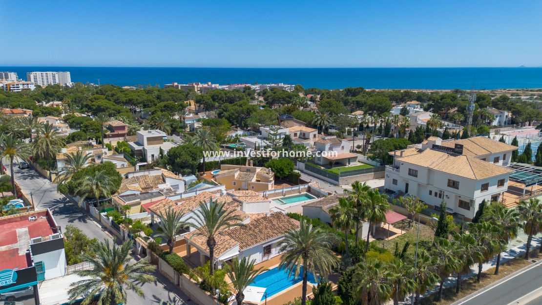 Sale - Villa - Orihuela Costa - Costa Blanca