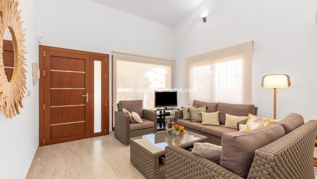 Sale - Villa - Orihuela Costa - Costa Blanca