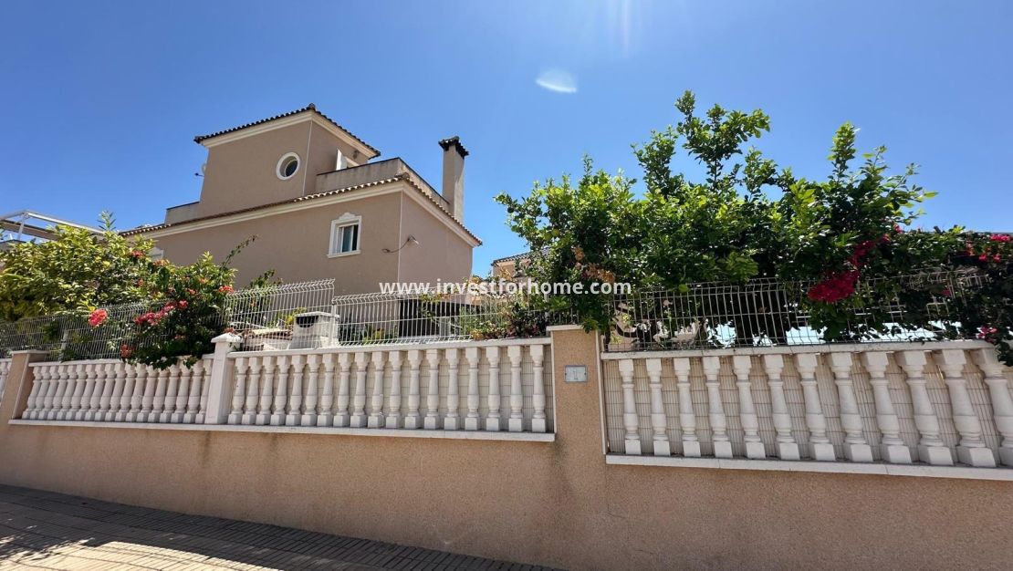 Sale - Villa - Orihuela Costa - La Regia