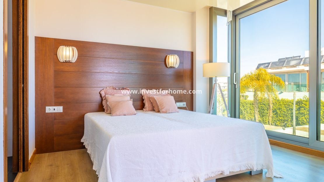 Sale - Villa - Orihuela Costa - La Zenia