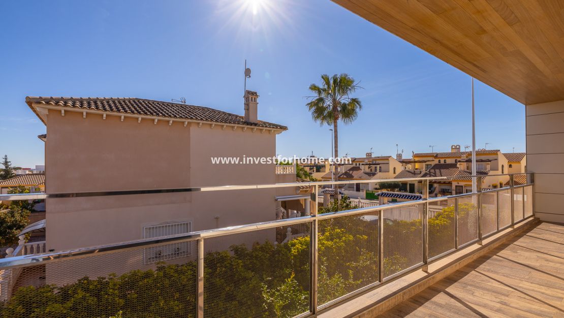 Sale - Villa - Orihuela Costa - La Zenia