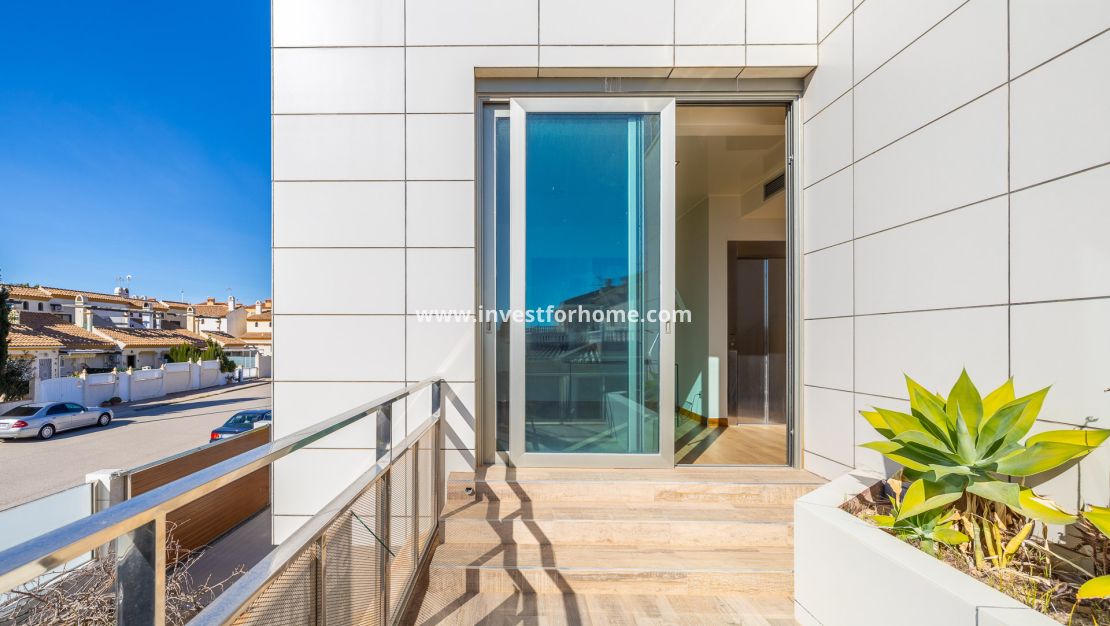 Sale - Villa - Orihuela Costa - La Zenia