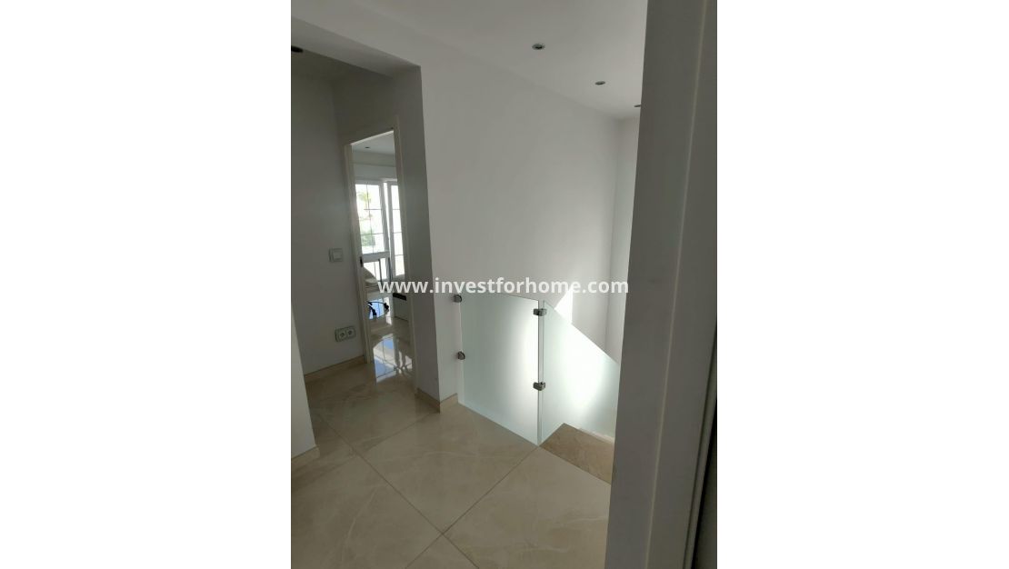 Sale - Villa - Orihuela Costa - La Zenia