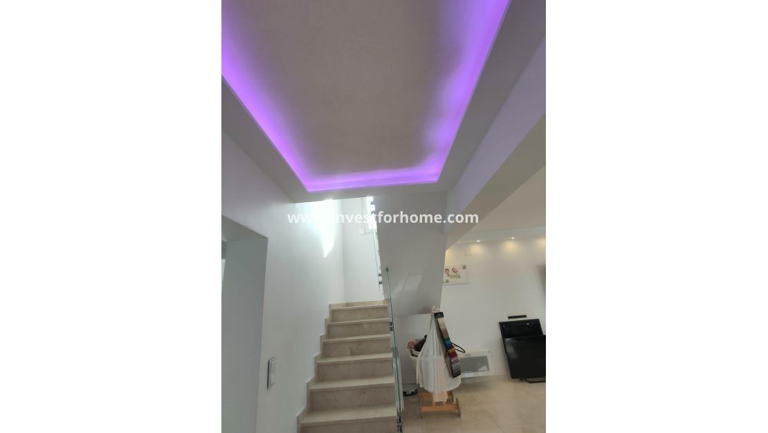 Sale - Villa - Orihuela Costa - La Zenia