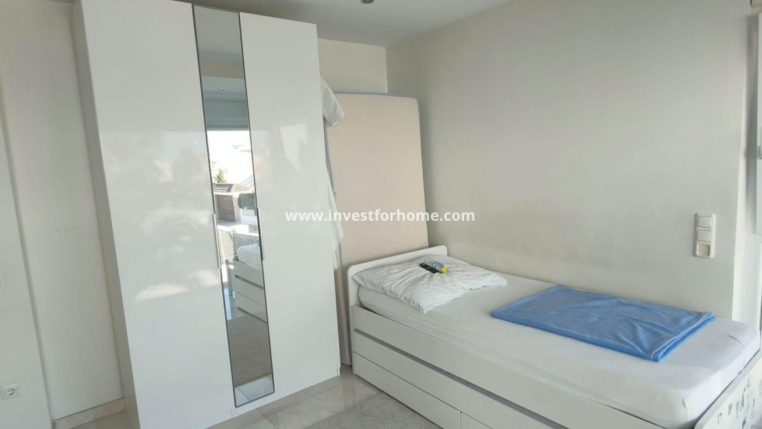 Sale - Villa - Orihuela Costa - La Zenia