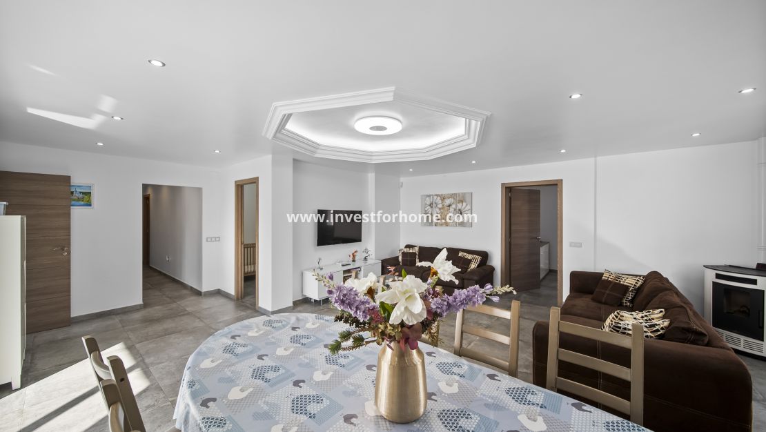 Sale - Villa - Orihuela Costa - La Zenia