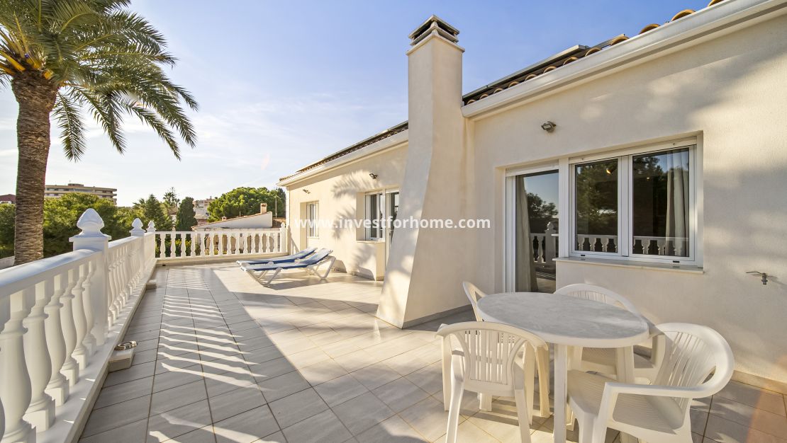 Sale - Villa - Orihuela Costa - La Zenia