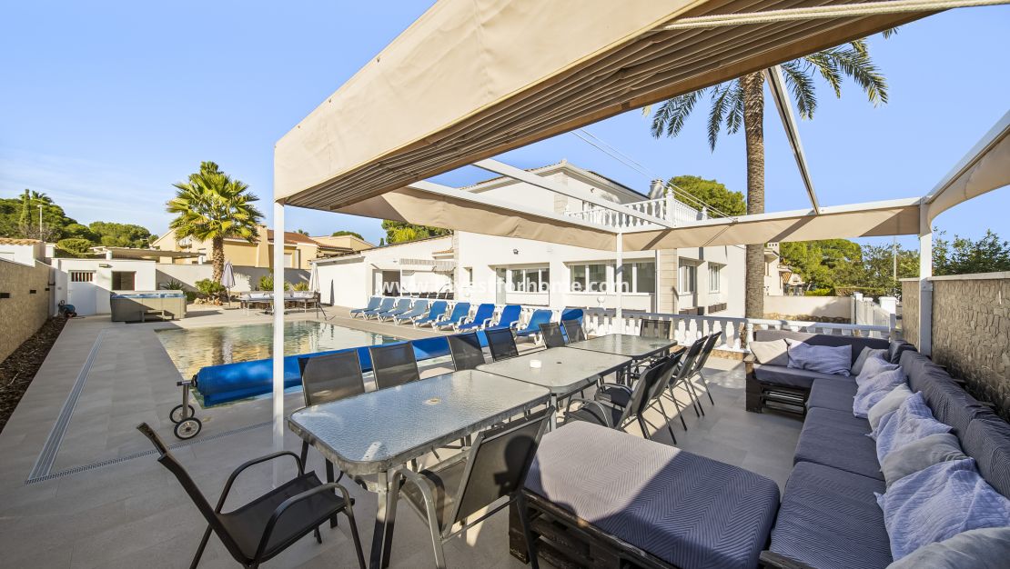 Sale - Villa - Orihuela Costa - La Zenia