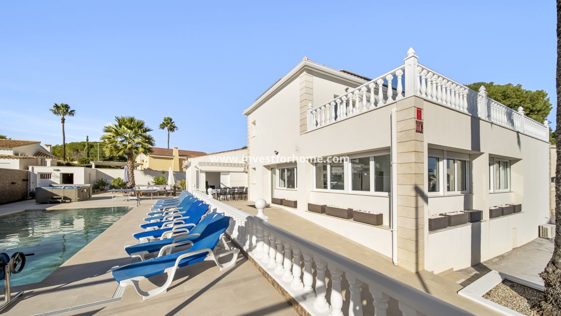 Sale - Villa - Orihuela Costa - La Zenia