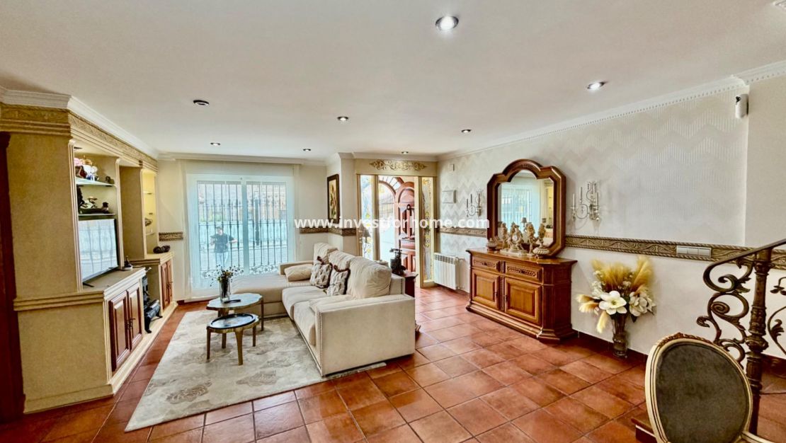 Sale - Villa - Orihuela Costa - La Zenia