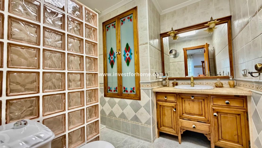 Sale - Villa - Orihuela Costa - La Zenia