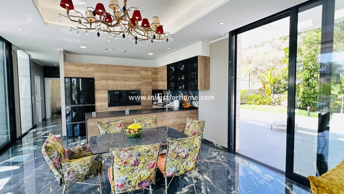 Sale - Villa - Orihuela Costa - Las Colinas Golf