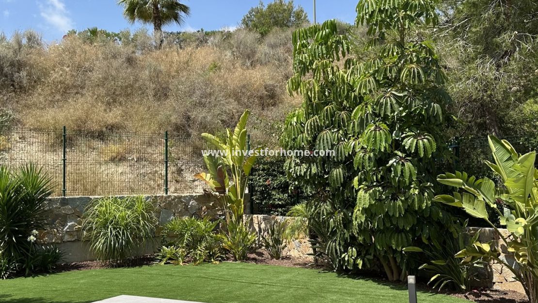 Sale - Villa - Orihuela Costa - Las Colinas Golf