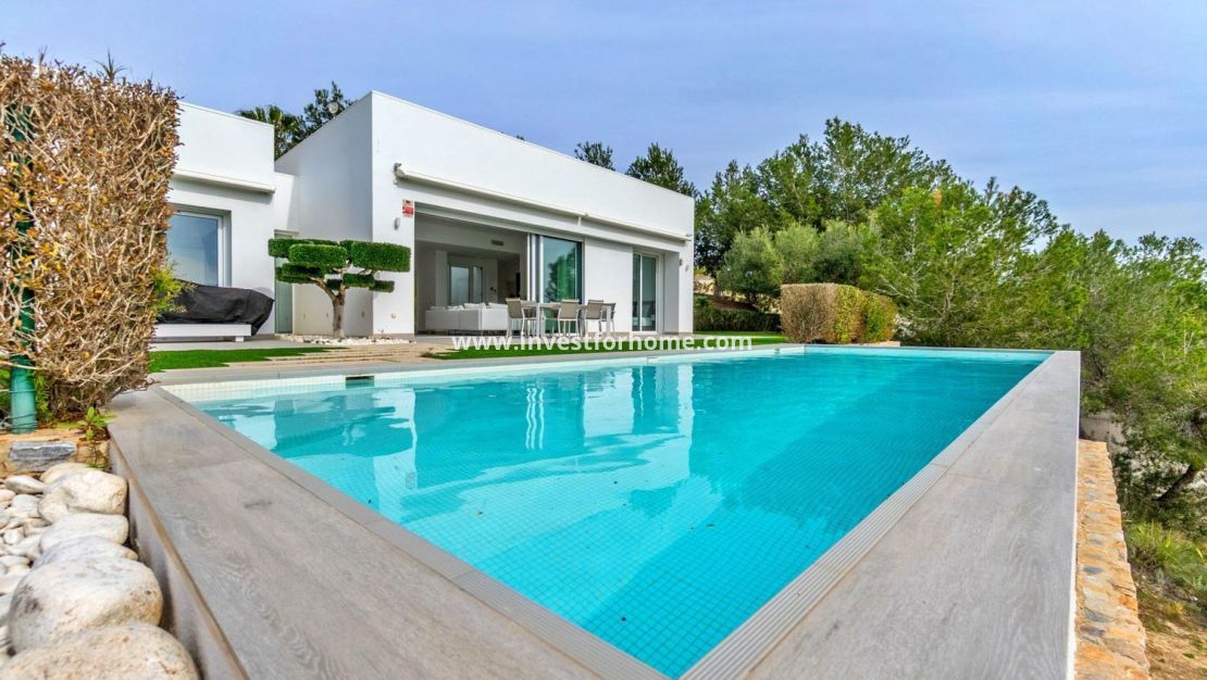 Sale - Villa - Orihuela Costa - Las Colinas Golf