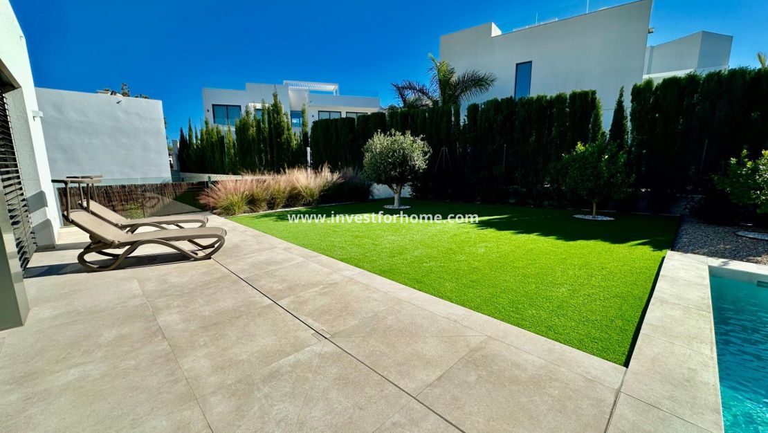 Sale - Villa - Orihuela Costa - Las Colinas Golf