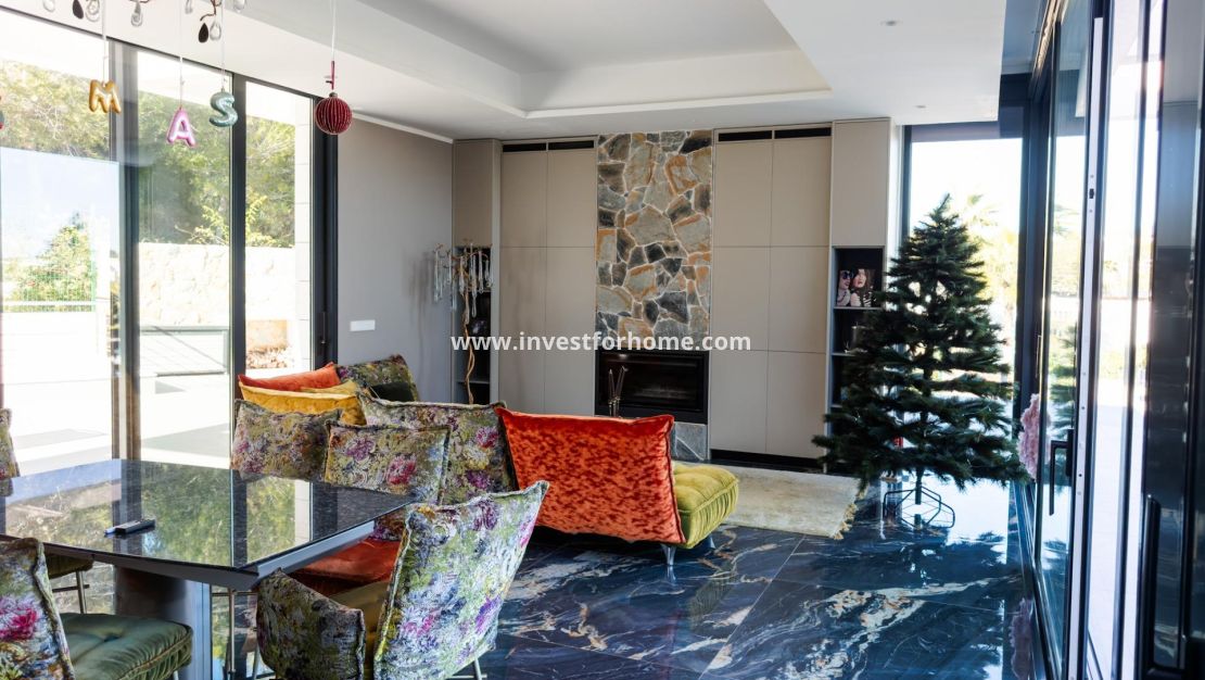 Sale - Villa - Orihuela Costa - Las Colinas Golf