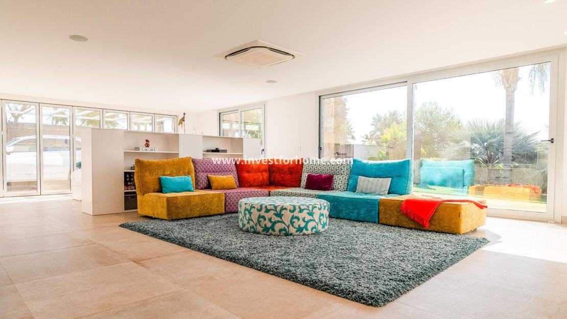 Sale - Villa - Orihuela Costa - Las Colinas Golf