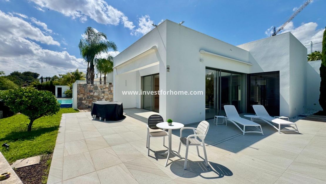 Sale - Villa - Orihuela Costa - Las Colinas Golf