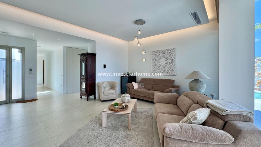 Sale - Villa - Orihuela Costa - Las Colinas Golf