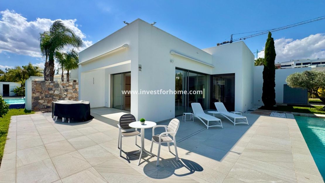 Sale - Villa - Orihuela Costa - Las Colinas Golf