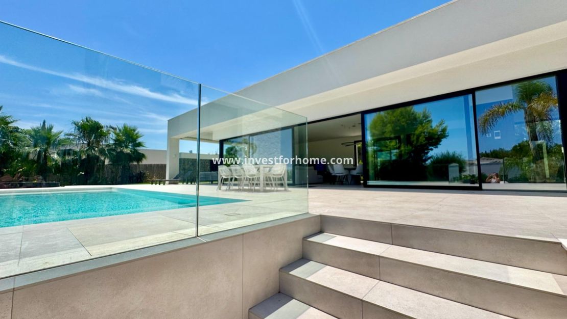 Sale - Villa - Orihuela Costa - Las Colinas Golf