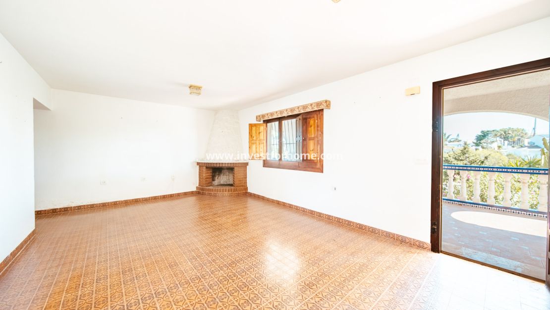 Sale - Villa - Orihuela Costa - Playa Flamenca