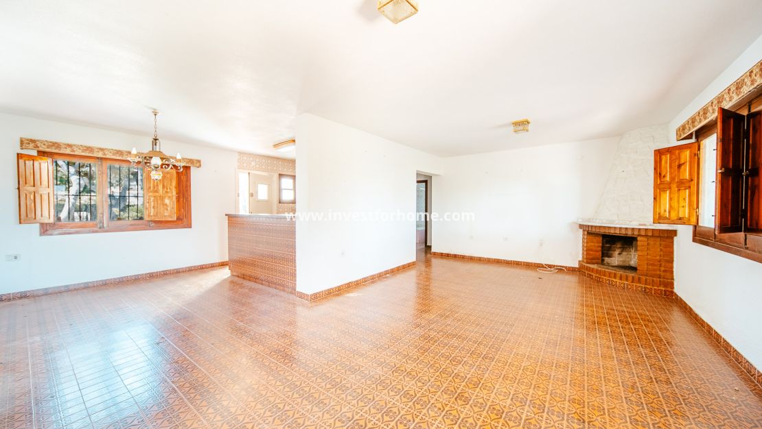 Sale - Villa - Orihuela Costa - Playa Flamenca