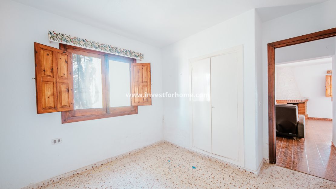 Sale - Villa - Orihuela Costa - Playa Flamenca