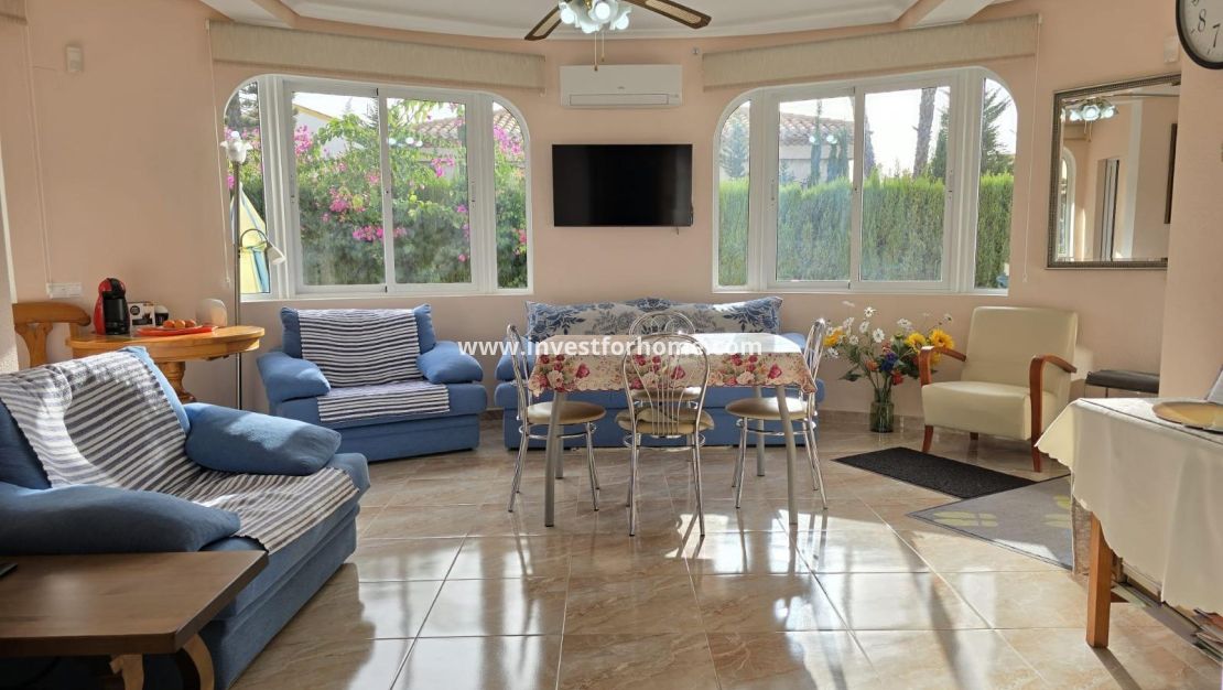 Sale - Villa - Orihuela Costa - Playa Flamenca