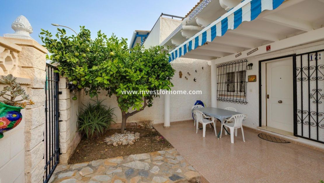 Sale - Villa - Orihuela Costa - Playa Flamenca