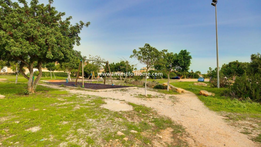 Sale - Villa - Orihuela Costa - Playa Flamenca