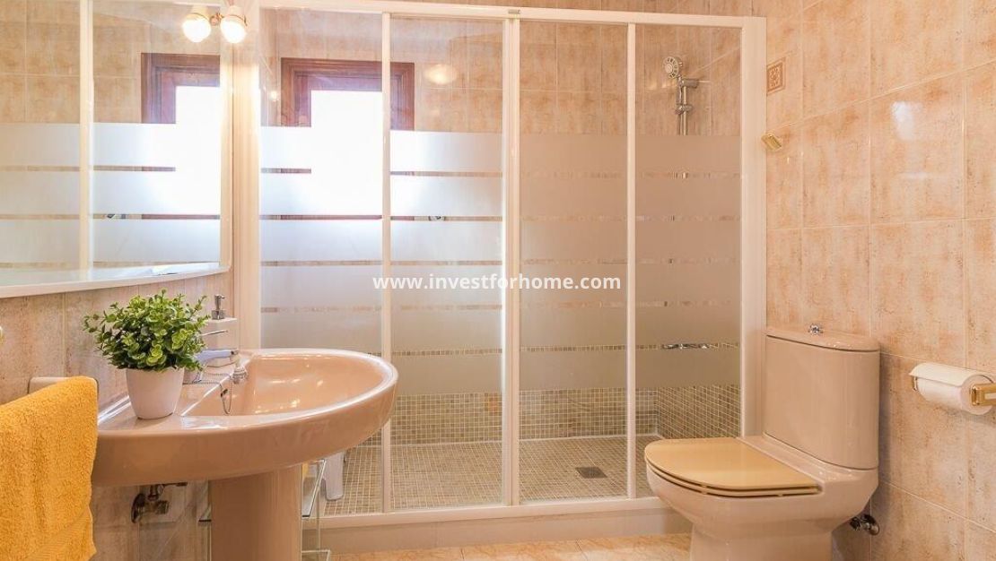 Sale - Villa - Orihuela Costa - Playa Flamenca