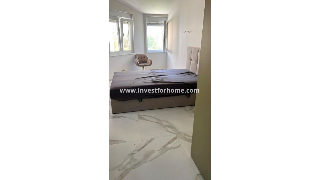 Sale - Villa - Orihuela Costa - Playa Flamenca