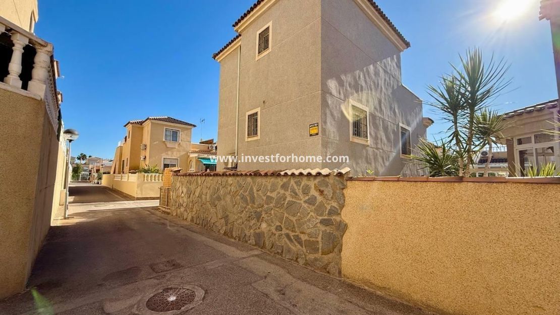 Sale - Villa - Orihuela Costa - Playa Flamenca