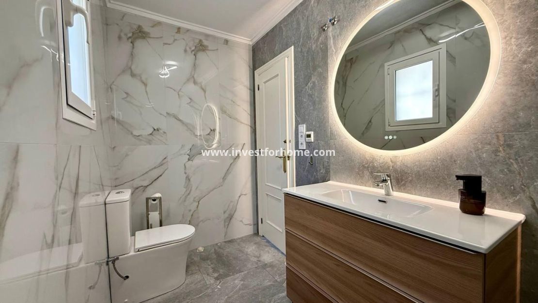 Sale - Villa - Orihuela Costa - Playa Flamenca