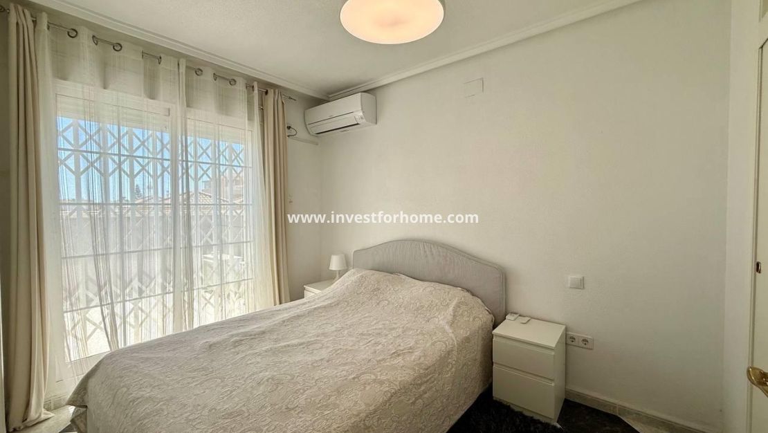 Sale - Villa - Orihuela Costa - Playa Flamenca
