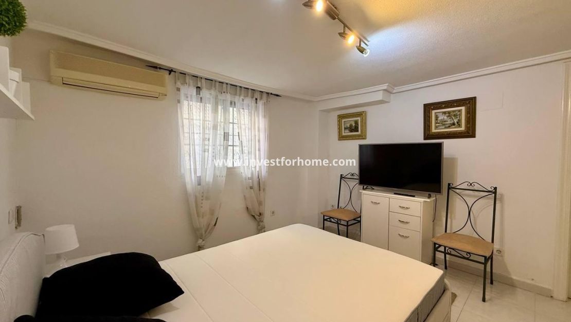 Sale - Villa - Orihuela Costa - Playa Flamenca