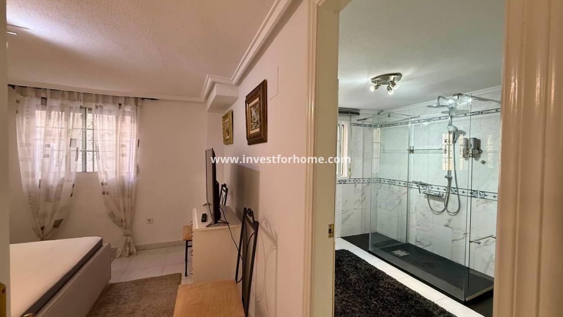 Sale - Villa - Orihuela Costa - Playa Flamenca