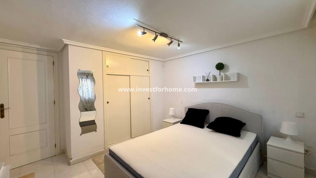 Sale - Villa - Orihuela Costa - Playa Flamenca