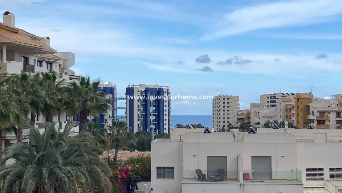 Sale - Villa - Orihuela Costa - Punta Prima
