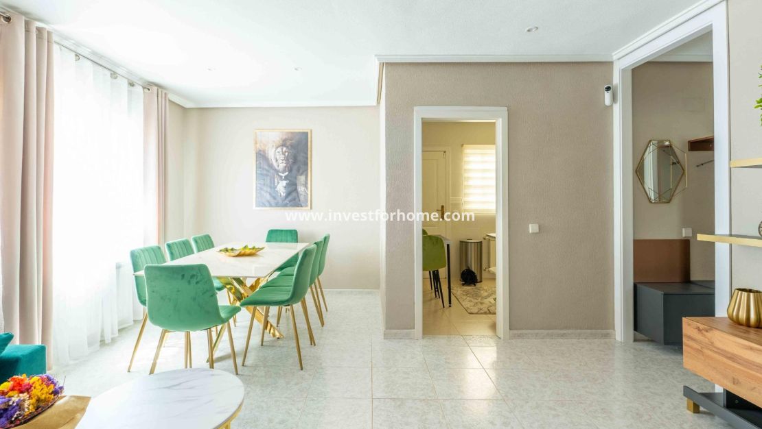 Sale - Villa - Orihuela Costa - Punta Prima