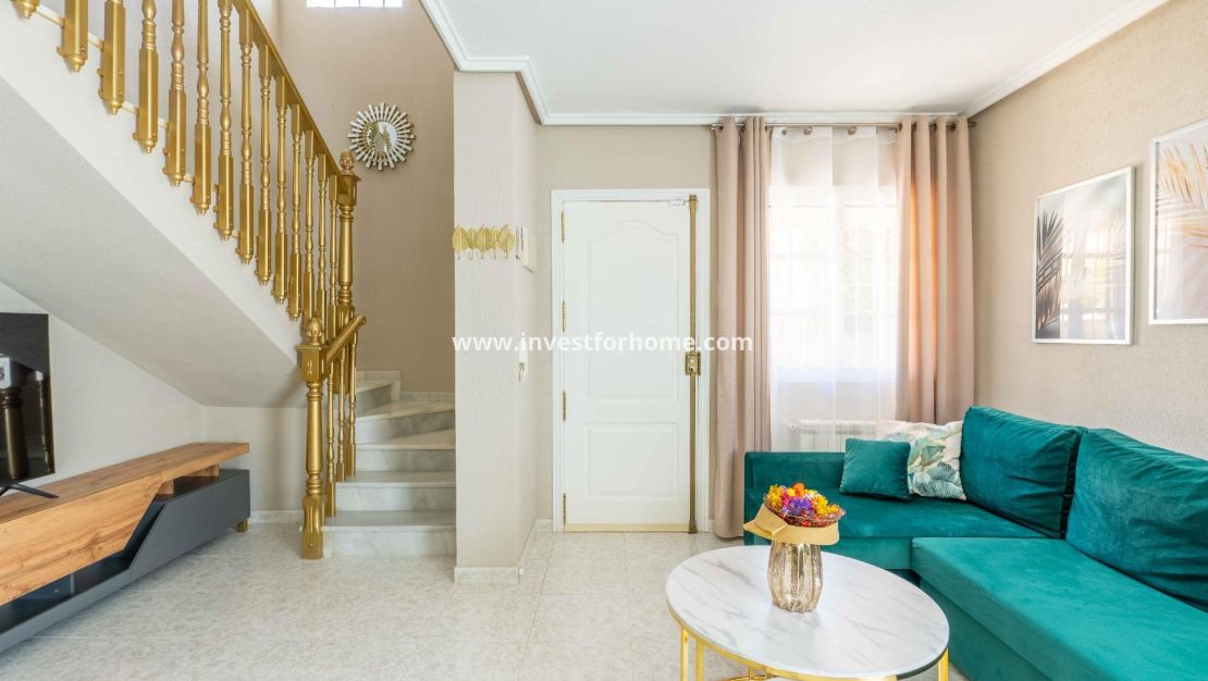 Sale - Villa - Orihuela Costa - Punta Prima