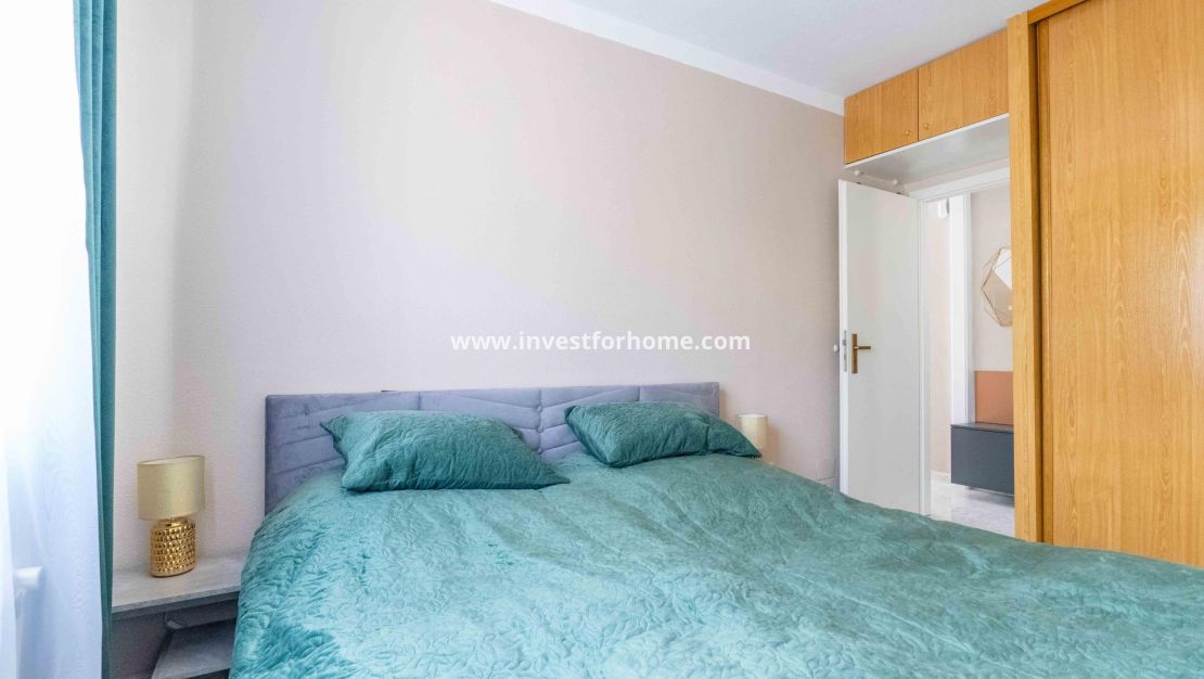 Sale - Villa - Orihuela Costa - Punta Prima