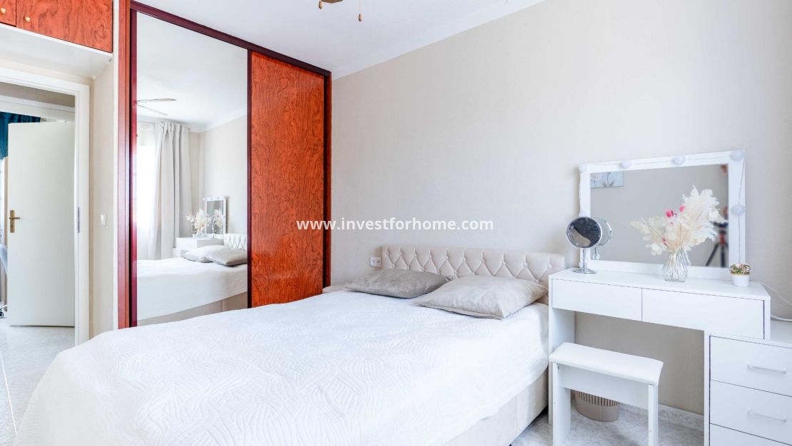 Sale - Villa - Orihuela Costa - Punta Prima