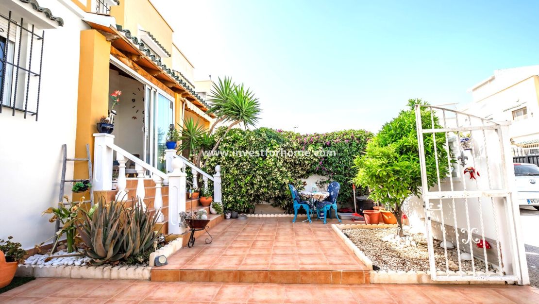 Sale - Villa - Orihuela Costa - Res Valle de los pinos