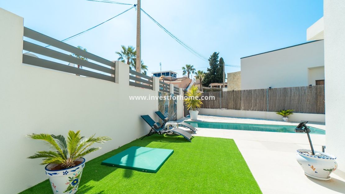 Sale - Villa - Orihuela Costa - Villamartin Golf
