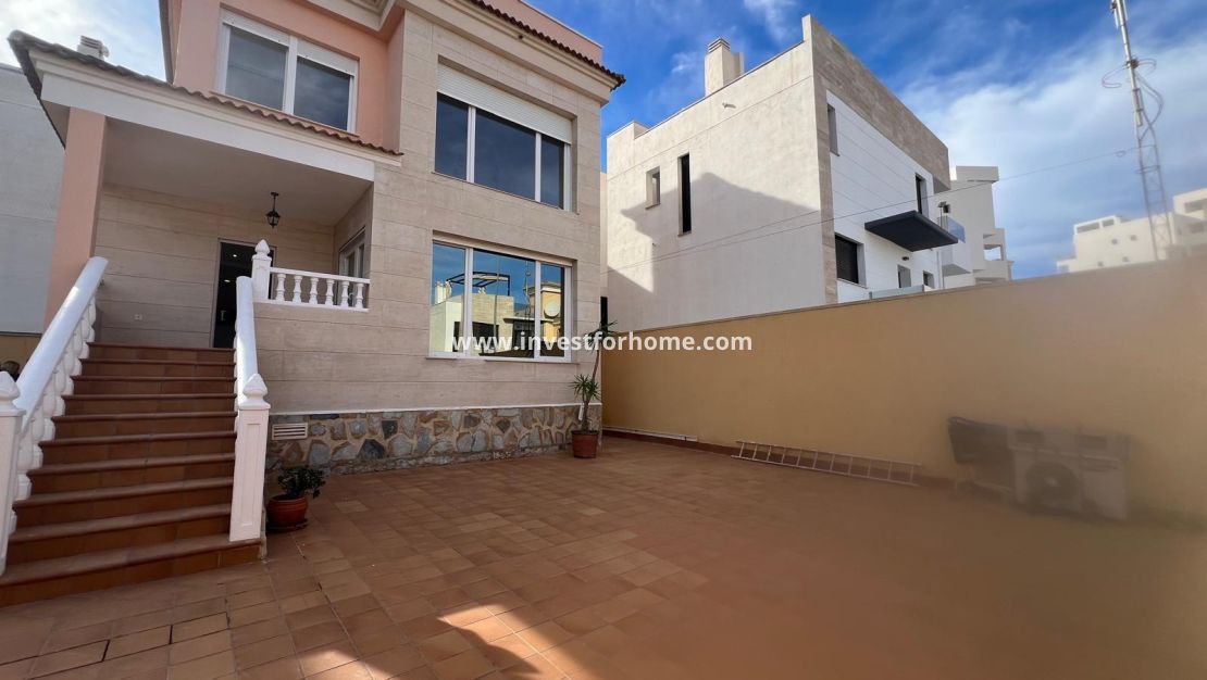 Sale - Villa - Orihuela Costa - Villamartín-las Filipinas
